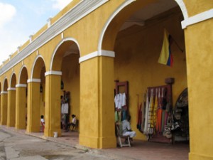 De passage en gewelf van Las Bóvedas in Cartagena Colombia