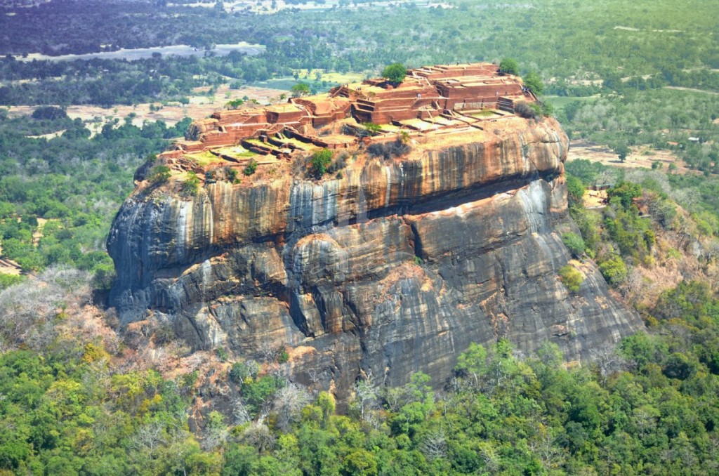 De leeuwenrots - Sigiriya Rock in Sri Lanka